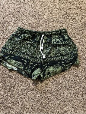 Women's Green Elephant Patterned Drawstring Pajama Shorts